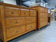 Load image into Gallery viewer, 3 Piece Bedroom Set - Kenner Habitat for Humanity ReStore
