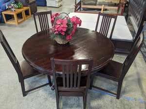 58" Round Table Set - Kenner Habitat for Humanity ReStore
