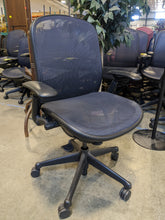 Load image into Gallery viewer, Knoll Office Chair - Kenner Habitat for Humanity ReStore
