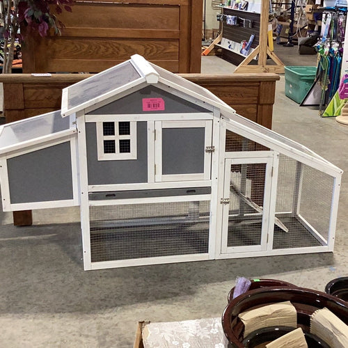 Modern Polycarbonate Chicken Coop with Attached Run and Metal Pull-Out Tray - Kenner Habitat for Humanity ReStore