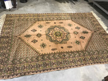 Load image into Gallery viewer, Patterned Rug - Kenner Habitat for Humanity ReStore
