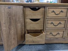Load image into Gallery viewer, Thomasville Dresser w/Mirror - Kenner Habitat for Humanity ReStore
